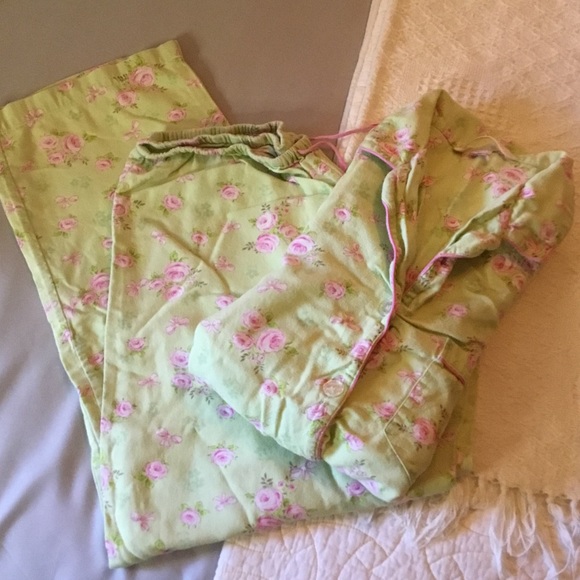 GUC, Victoria’s Secret Flannel Pajama Set, Size M, Light Green & Pink - Picture 2 of 10